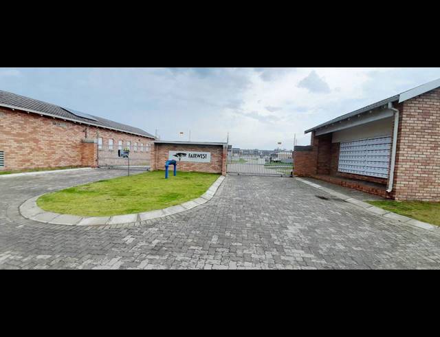 2 BEDROOM TOWNHOUSE RENTED IN FAIRVIEW